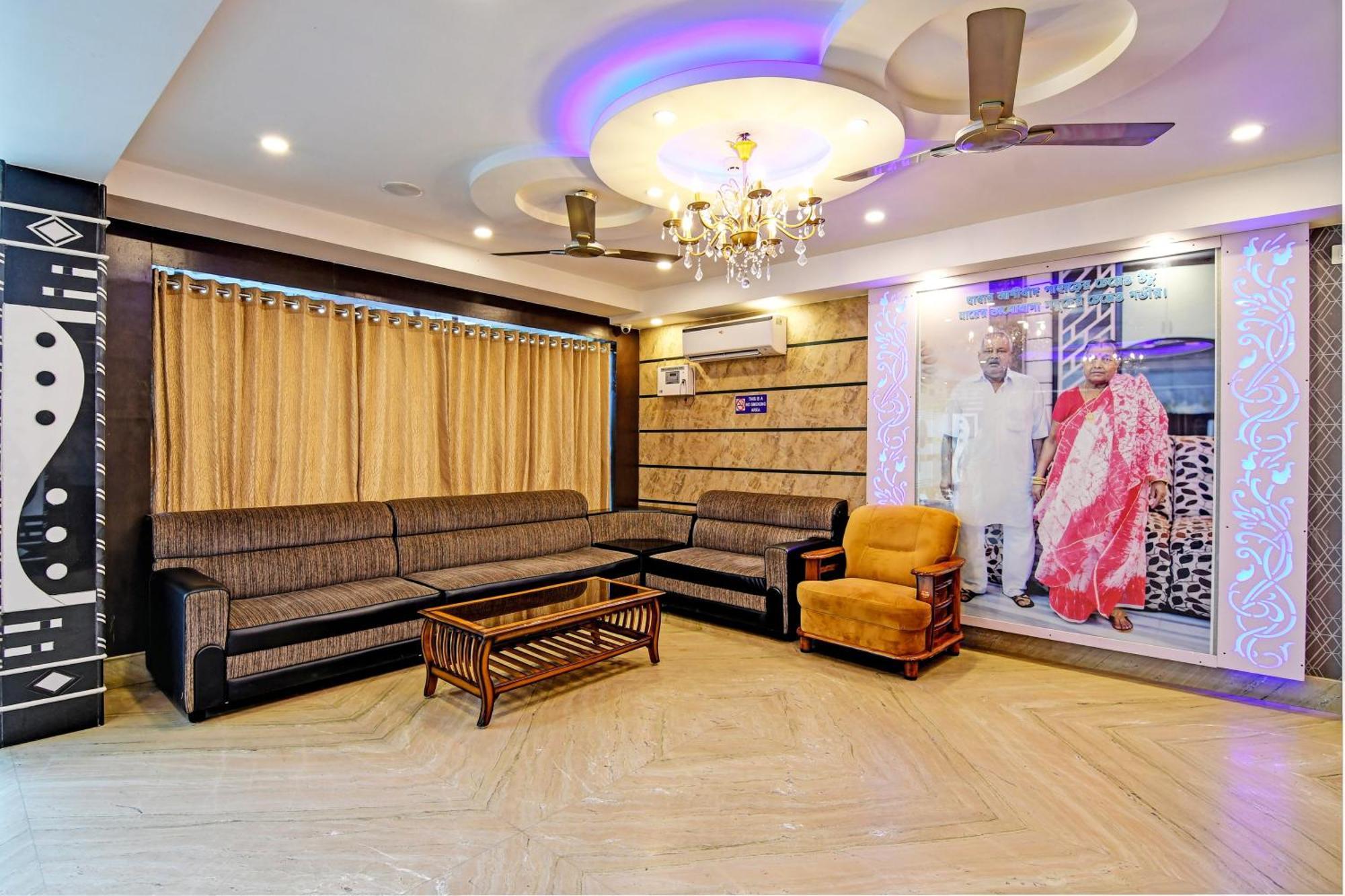 Townhouse The Grand Touch & The Royal Touch Hotel ดีกา ภายนอก รูปภาพ